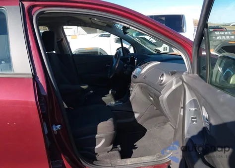 2016 Chevrolet Trax 1Ls z USA, uszkodzony, nr VIN 3GNCJNSB3GL222042